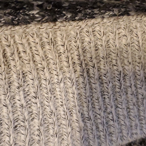 Madison lilly Cardigan - Picture 5 of 6